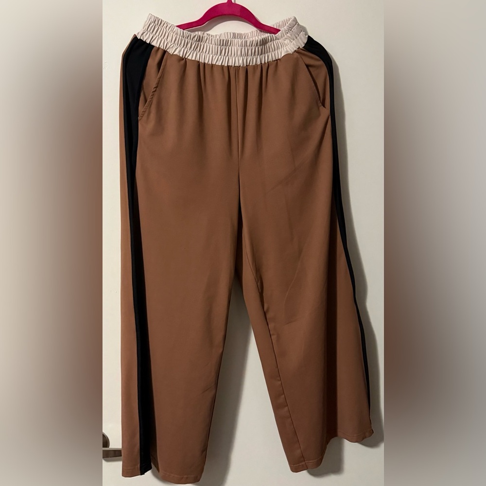 Casual Wide-Leg Track Pants with Contrast Side Stripe - Brown